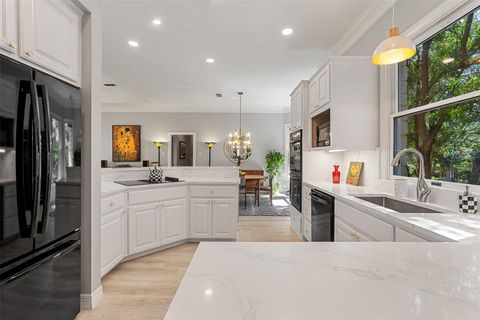 Tiny photo for 3 Grapewood CT, The Hills, TX 78738 (MLS # 2332353)