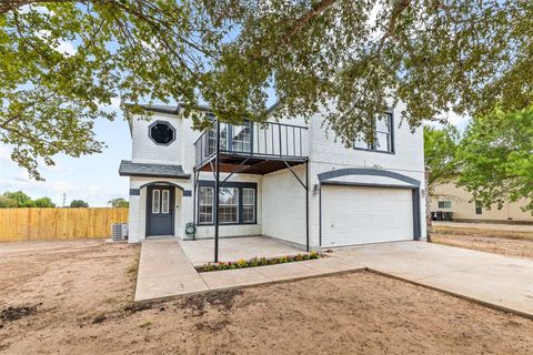 Photo of 3000 Ridgemont LN, Kyle, TX 78640 (MLS # 9264670)