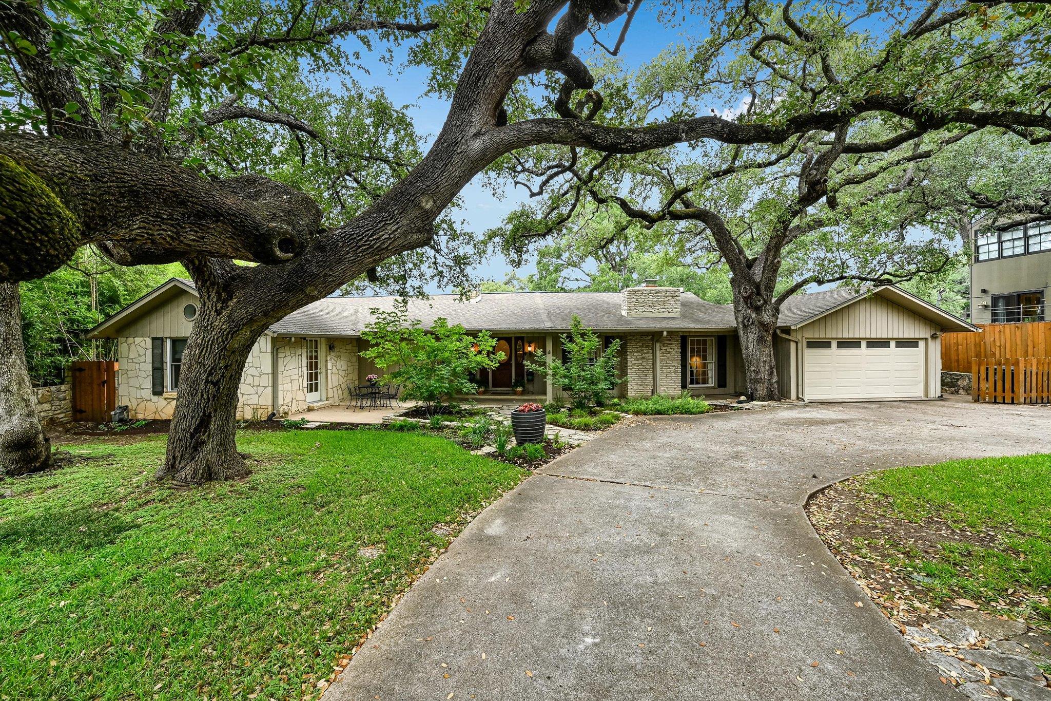 2004 Matthews DR
