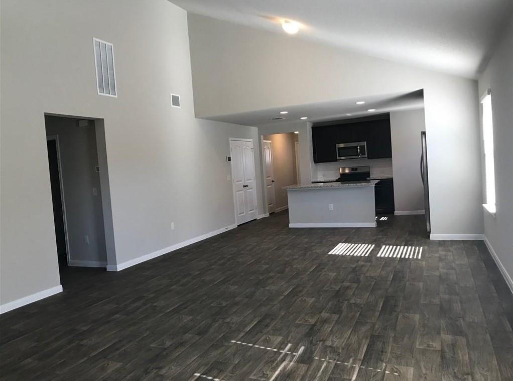 108 Cranbrook LN