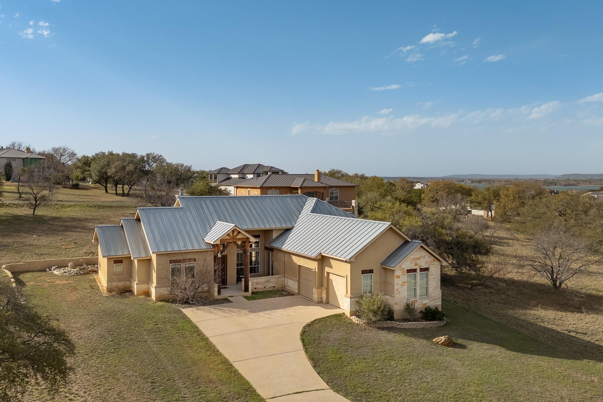 3206 Douglas DR