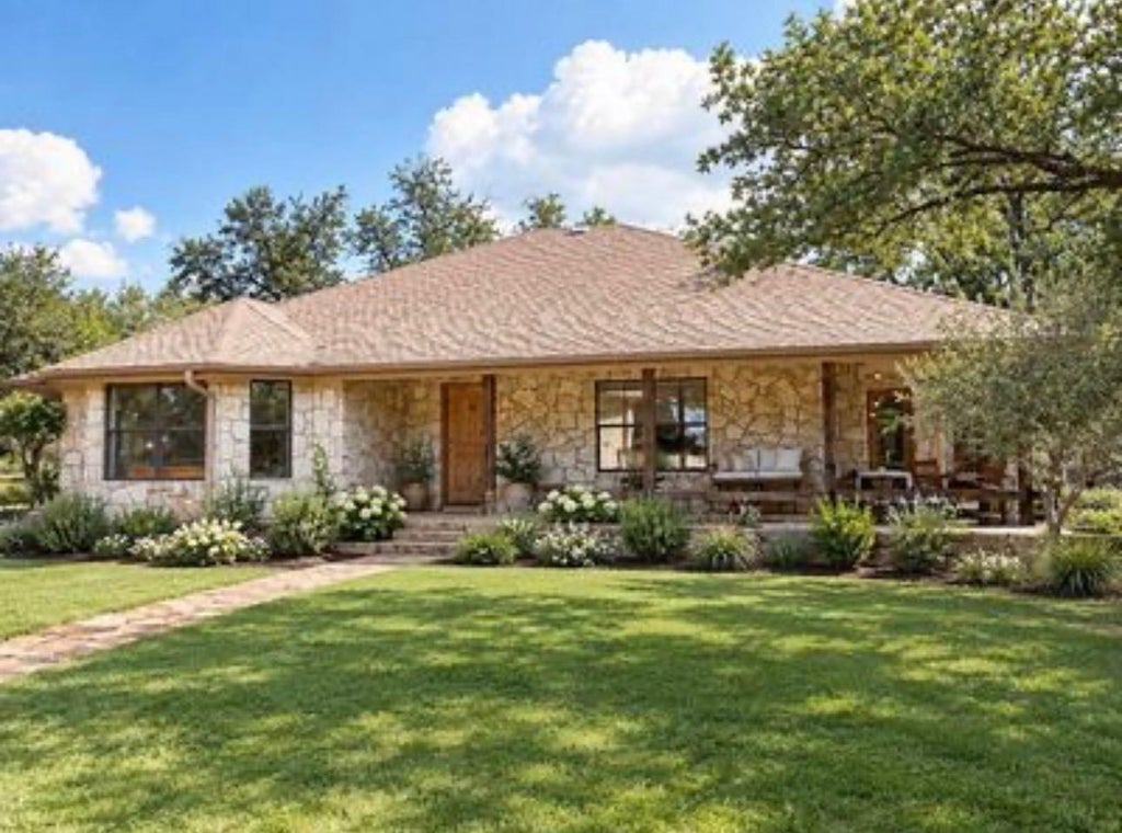 Photo of 301 Lander LN, Dripping Springs, TX 78620 (MLS # 2842389)