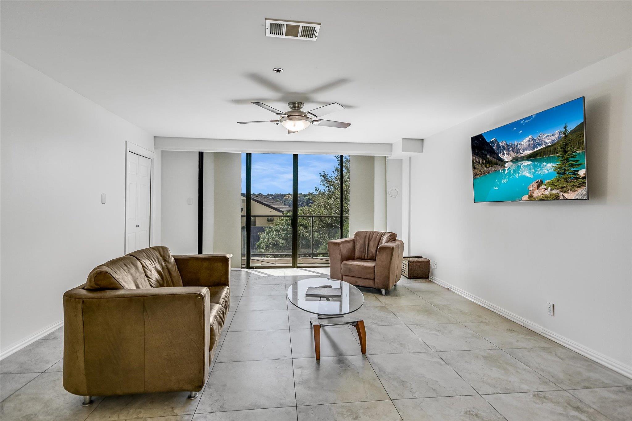 40 N Interstate 35 3B3