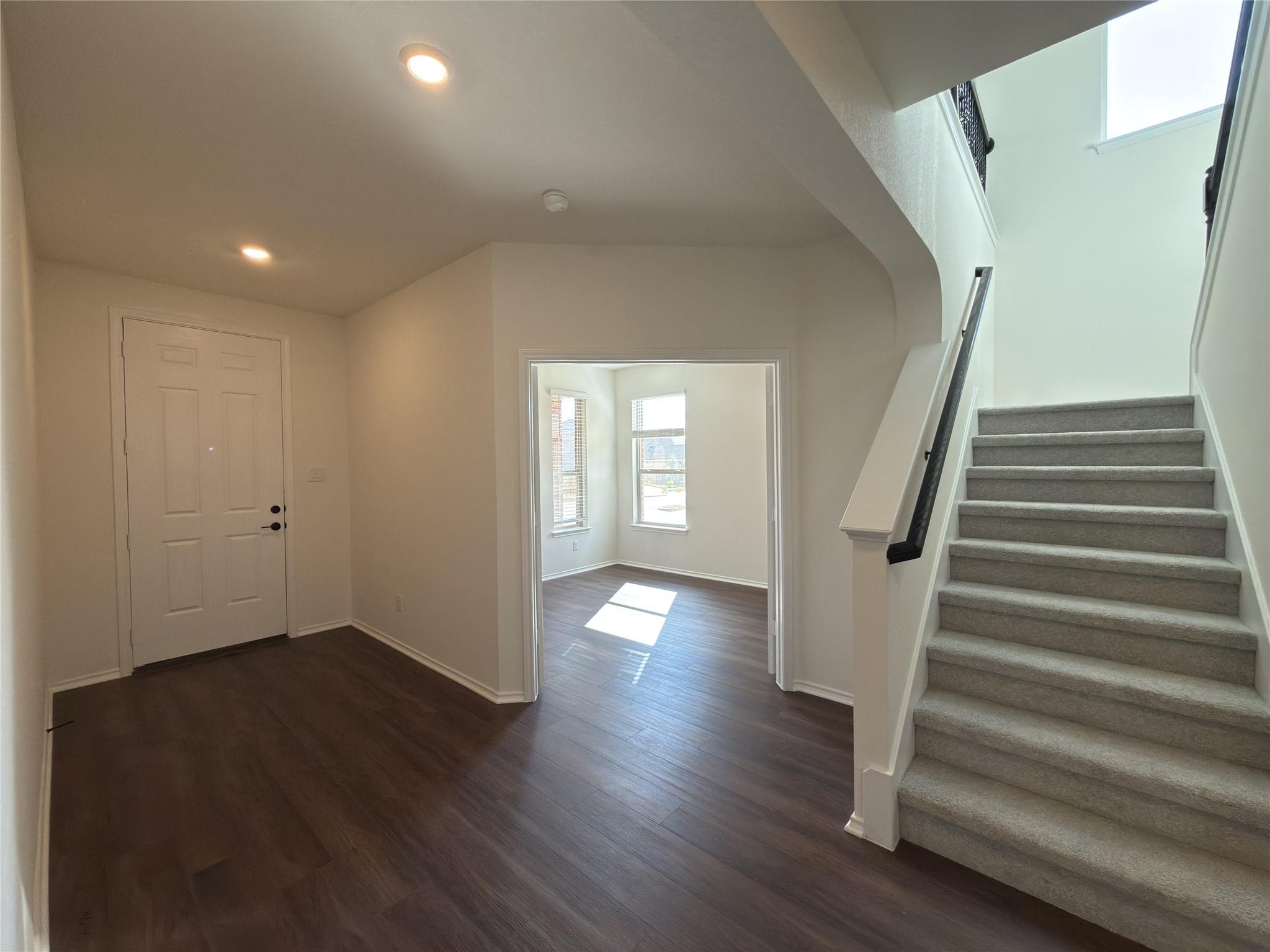 1605 Garlock DR