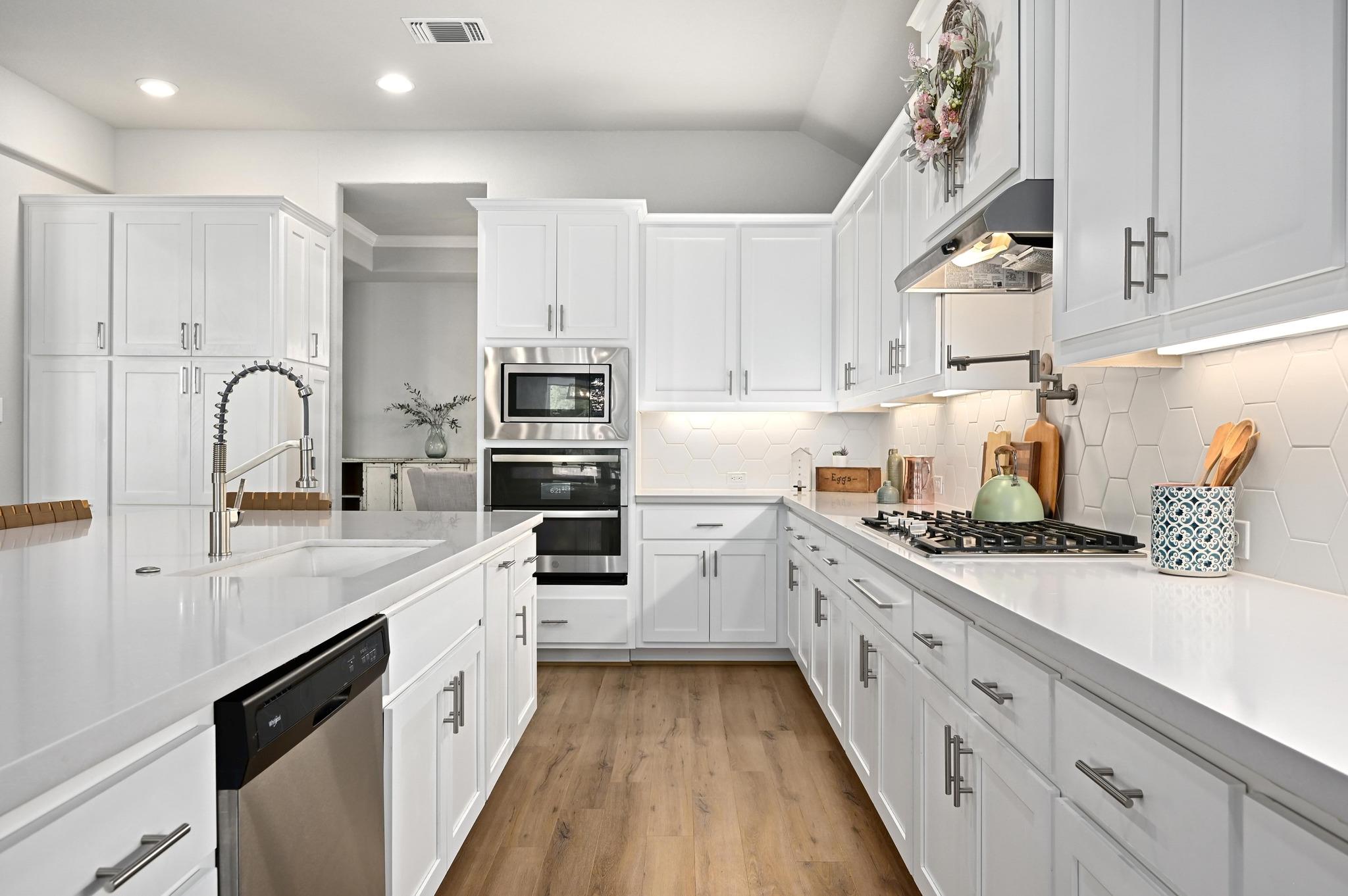208 Milano DR