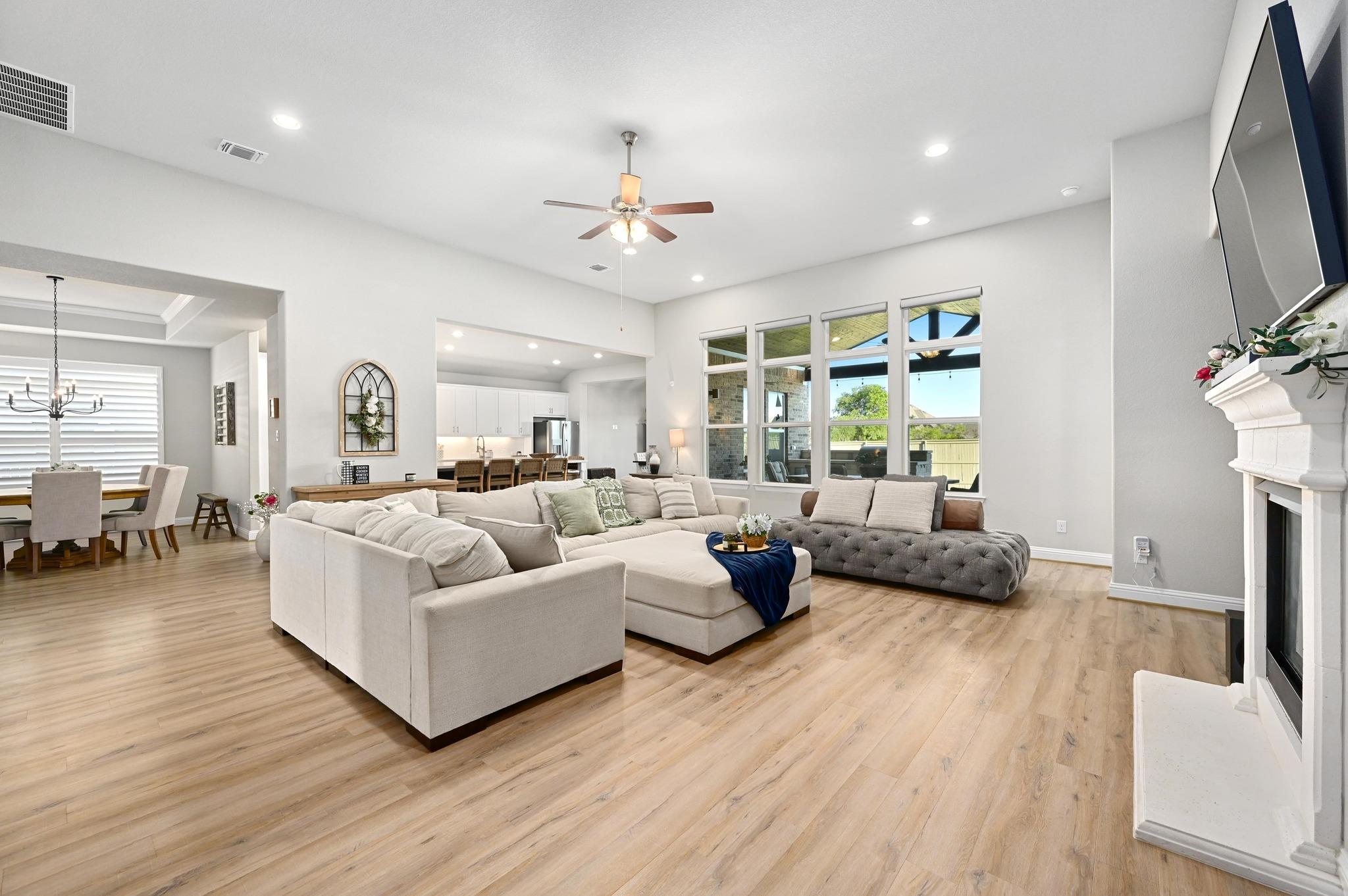 208 Milano DR