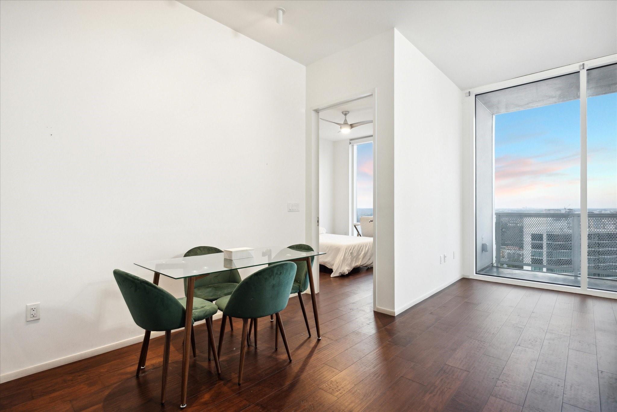 301 West Ave 4302