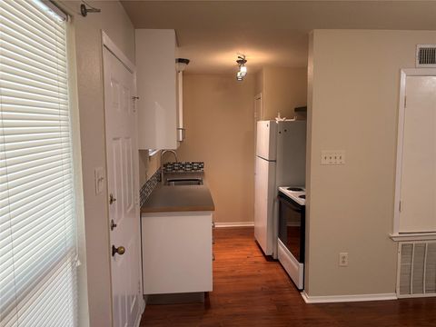Photo of 1514 Parker LN #104, Austin, TX 78741 (MLS # 9428552)