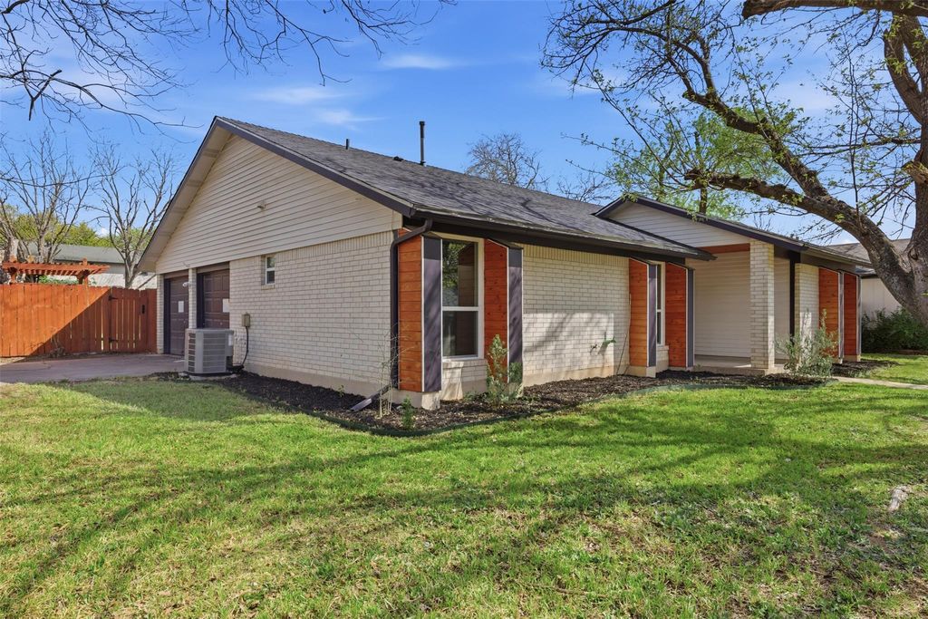 Photo of 304 Loganberry CT, Austin, TX 78745 (MLS # 9977349)