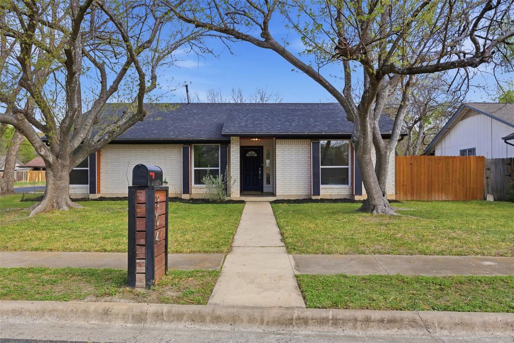 Photo of 304 Loganberry CT, Austin, TX 78745 (MLS # 9977349)
