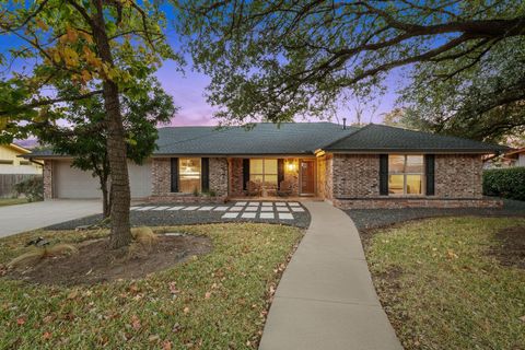 Photo of 2303 Inverrary CIR, Austin, TX 78747 (MLS # 6951737)