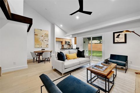 Photo of 6807 Woodhue DR #A, Austin, TX 78745 (MLS # 5289696) Photo of 6807 Woodhue DR #A, Austin, TX 78745 (MLS # 5289696)