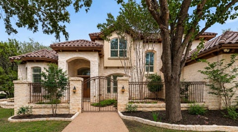Photo of 106 Lakeway Hills CV, Lakeway, TX 78734 (MLS # 2564834)