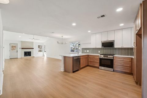 Tiny photo for 4901 Transit CIR, Austin, TX 78727 (MLS # 8175953)