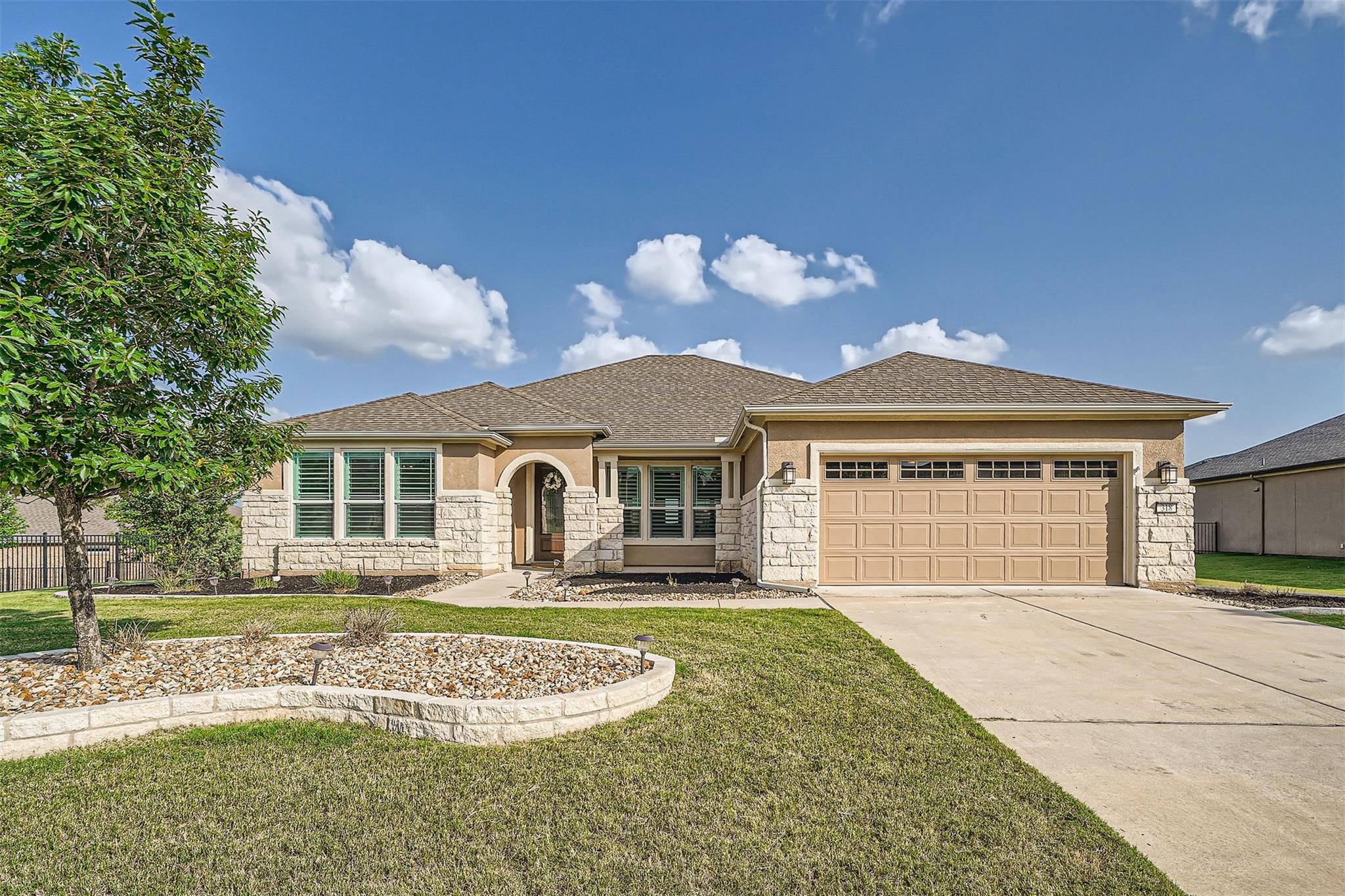 318 Fairway Ridge RD