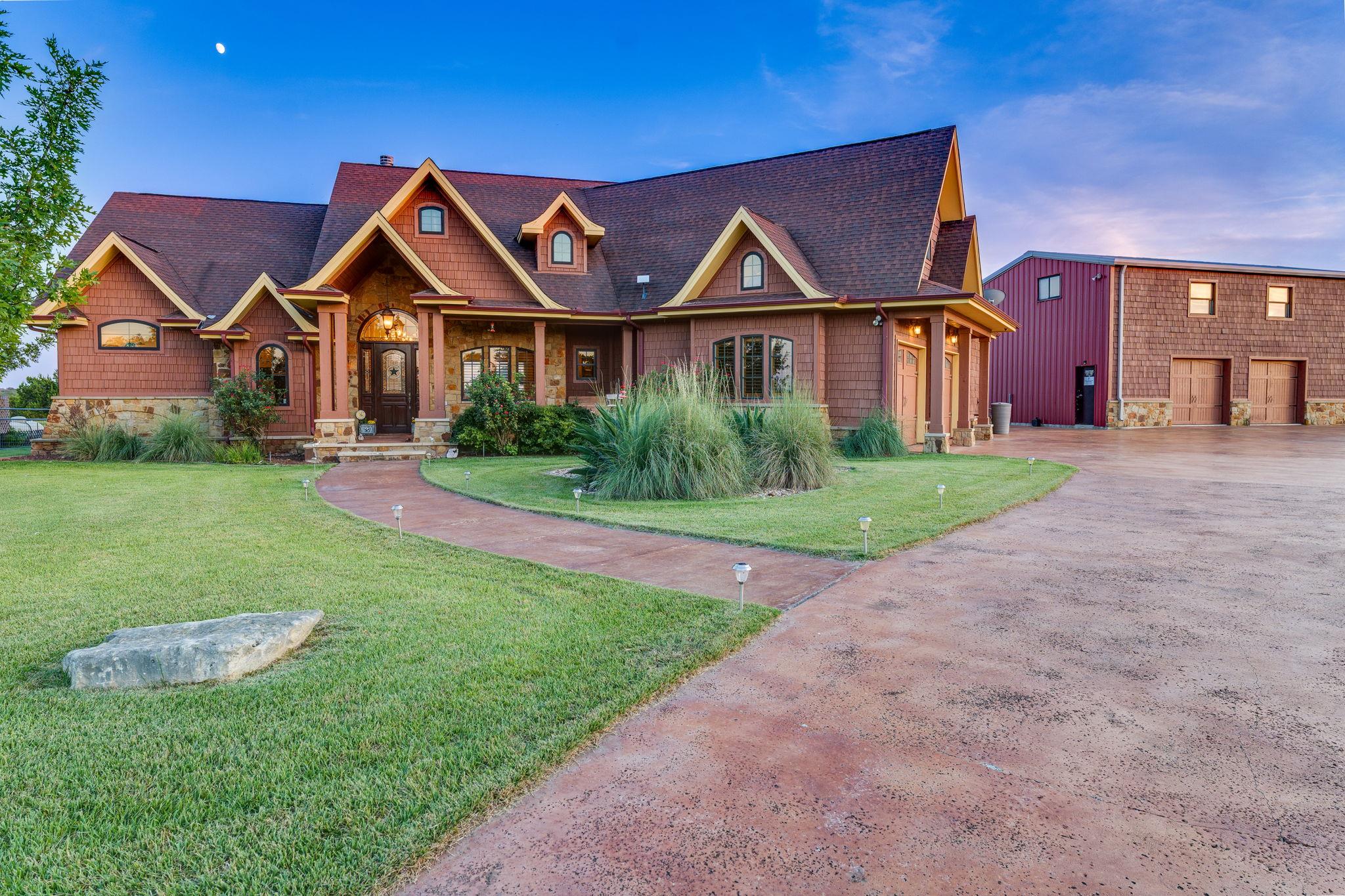 901 County Road 250