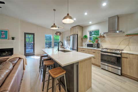 Tiny photo for 8406 Los Ranchos DR, Austin, TX 78749 (MLS # 4015500)