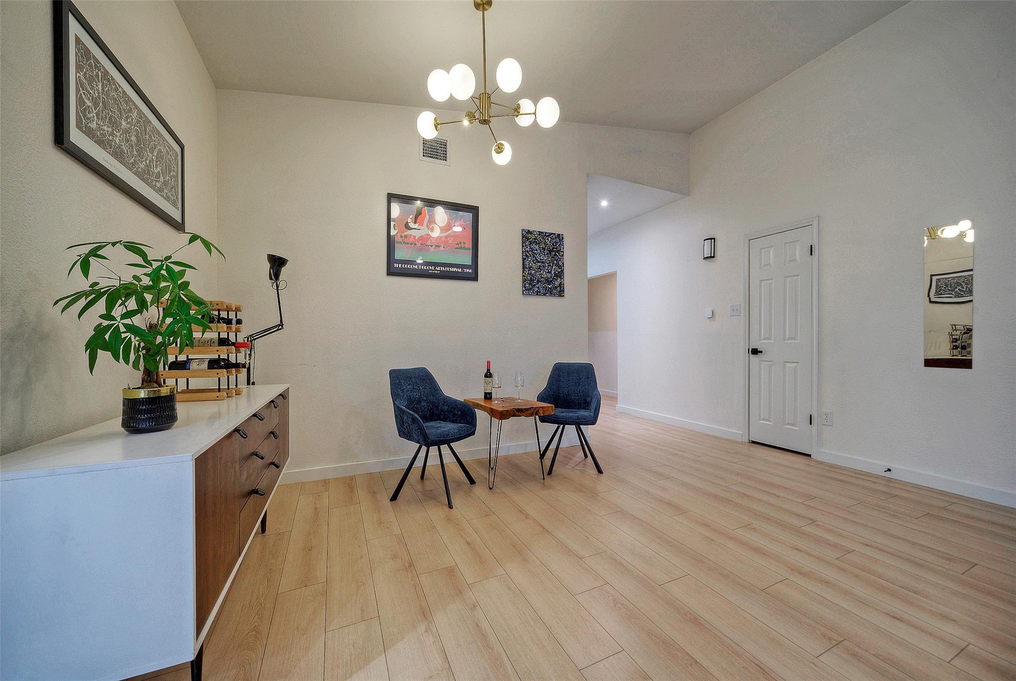 8406 Los Ranchos DR