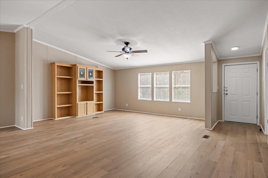 Photo of 411 Texas Oak DR, Cedar Creek, TX 78612 (MLS # 6270701)
