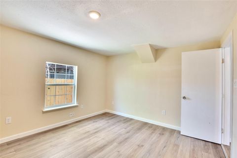 Tiny photo for 211 E Burton ST, Manor, TX 78653 (MLS # 8586854)