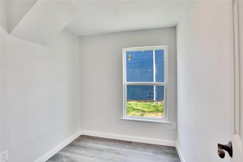 Tiny photo for 211 E Burton ST, Manor, TX 78653 (MLS # 8586854)