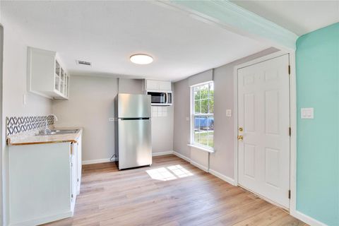 Tiny photo for 211 E Burton ST, Manor, TX 78653 (MLS # 8586854)