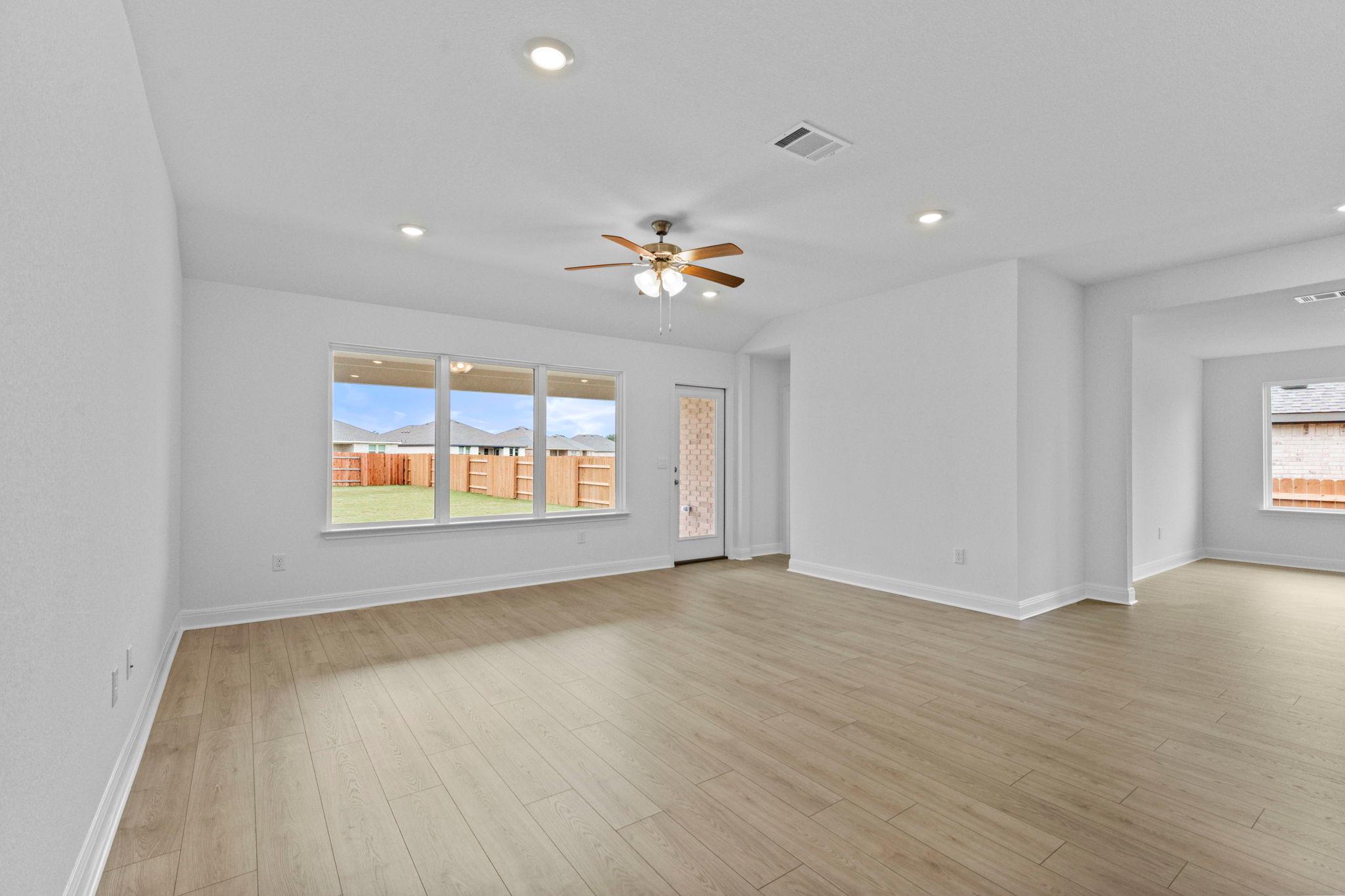 252 Rivers Edge DR