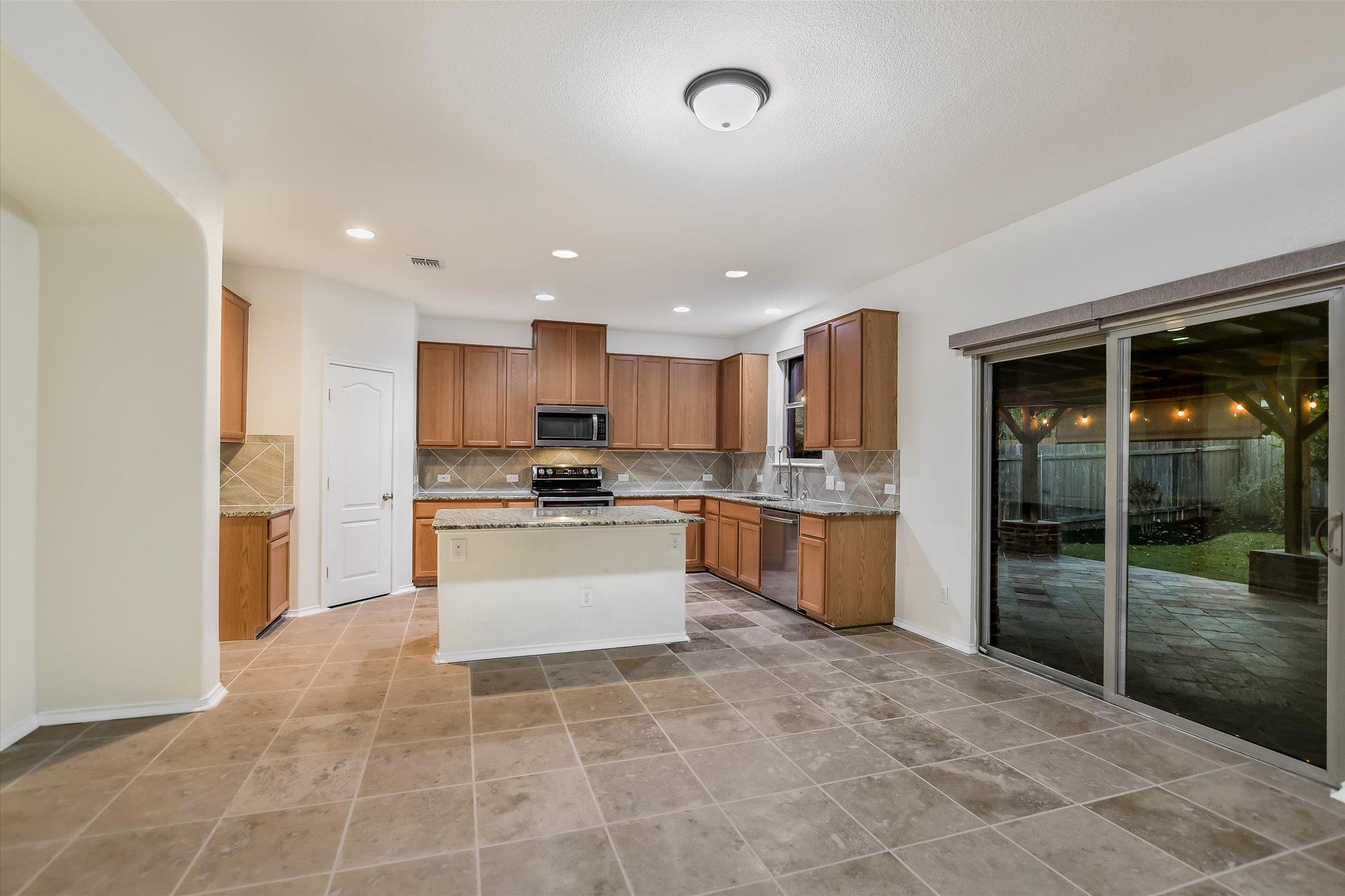 Leander, Texas 78641, United States, 4 Bedrooms Bedrooms, ,3 BathroomsBathrooms,Residential,Active,103323