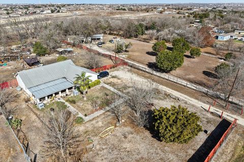 2001 Goforth RD Kyle TX 78640