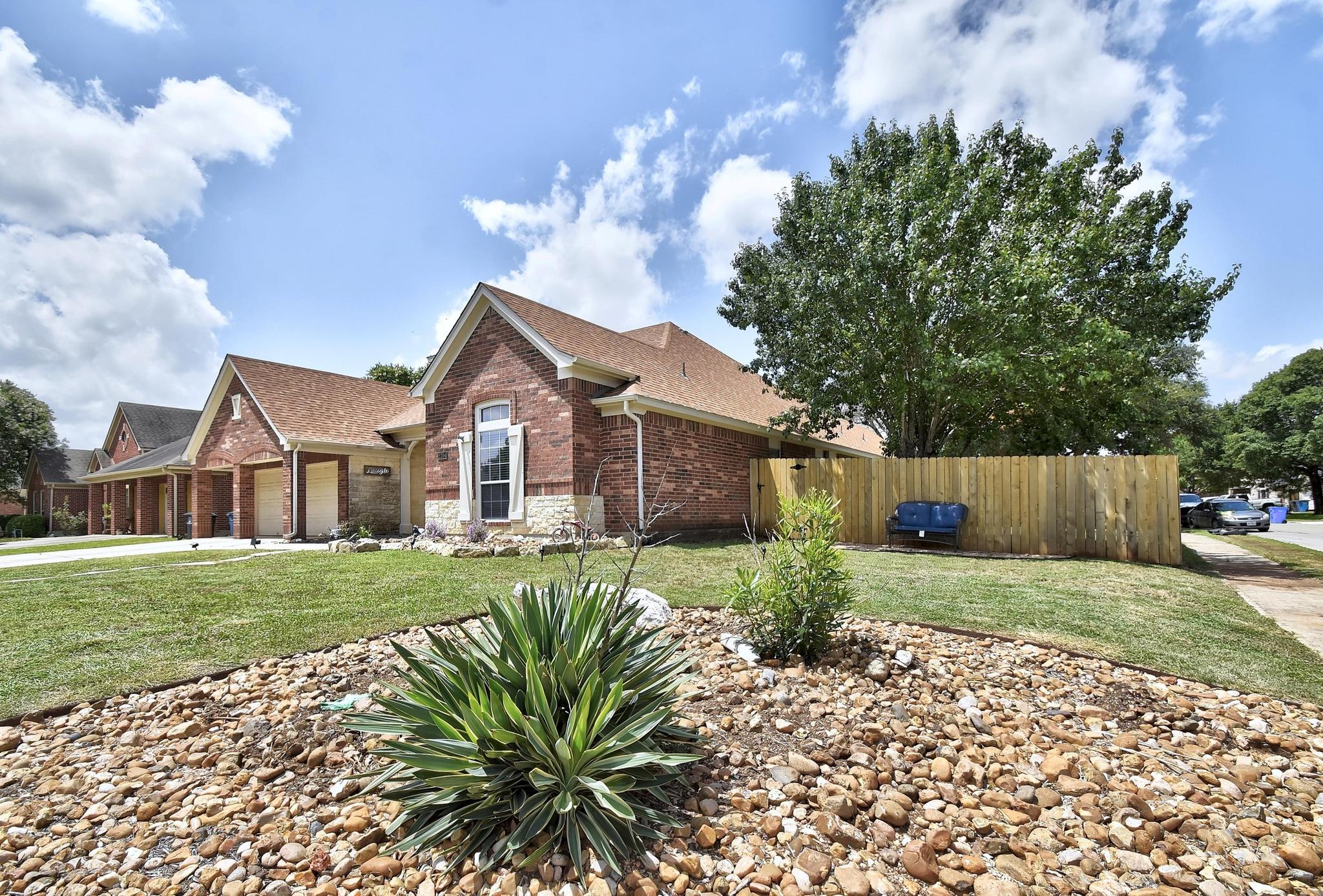 2354 Oak Pebble