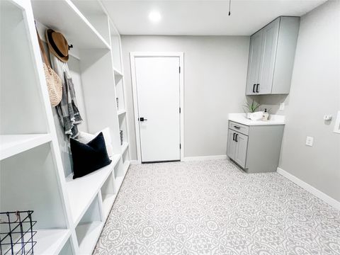 Tiny photo for 2007 Matthews LN, Austin, TX 78745 (MLS # 1777279)
