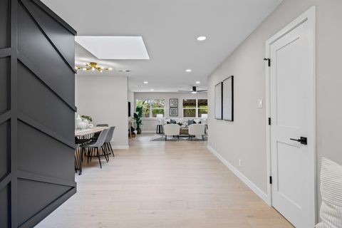 Tiny photo for 2007 Matthews LN, Austin, TX 78745 (MLS # 1777279)