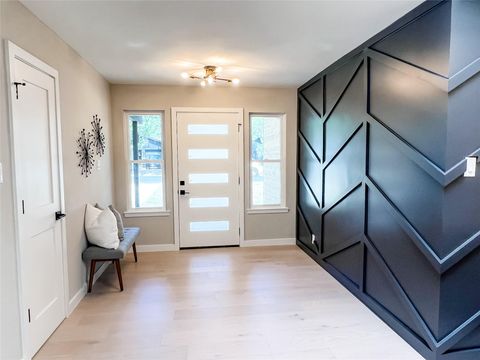 Tiny photo for 2007 Matthews LN, Austin, TX 78745 (MLS # 1777279)