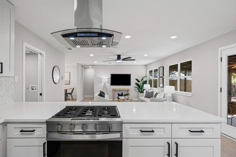 Tiny photo for 2007 Matthews LN, Austin, TX 78745 (MLS # 1777279)
