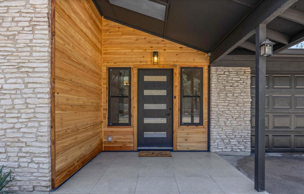 Photo for 2007 Matthews LN, Austin, TX 78745 (MLS # 1777279)