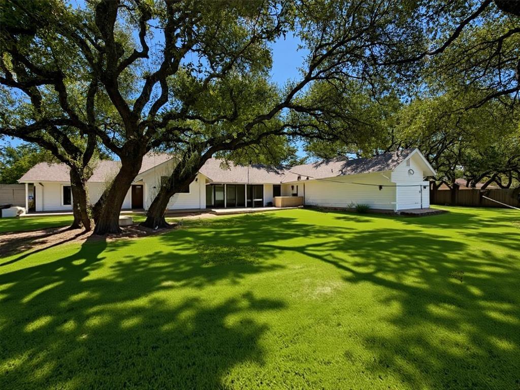 2804 Live Oak ST