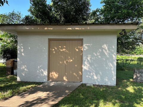 A home in La Grange