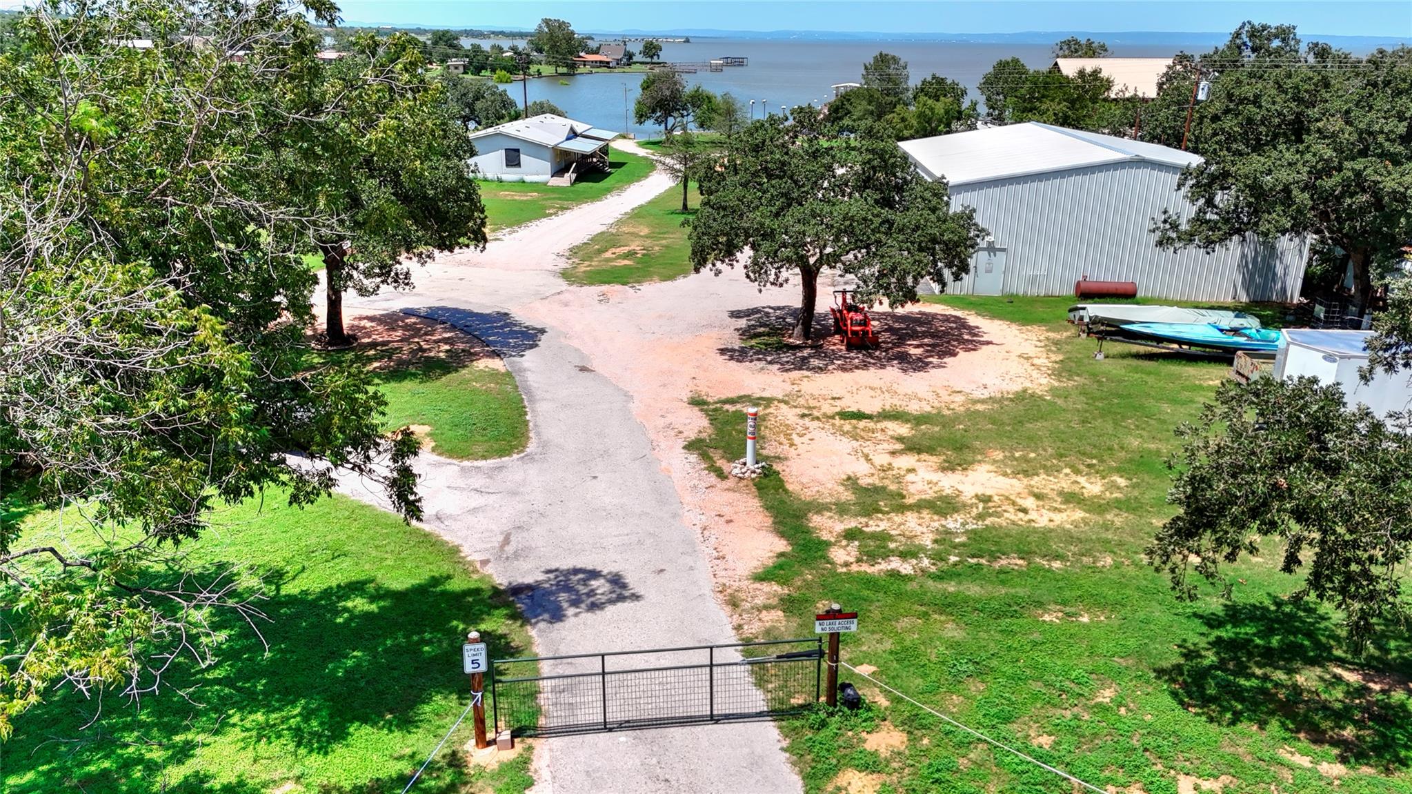 1504 Ranch Road 261