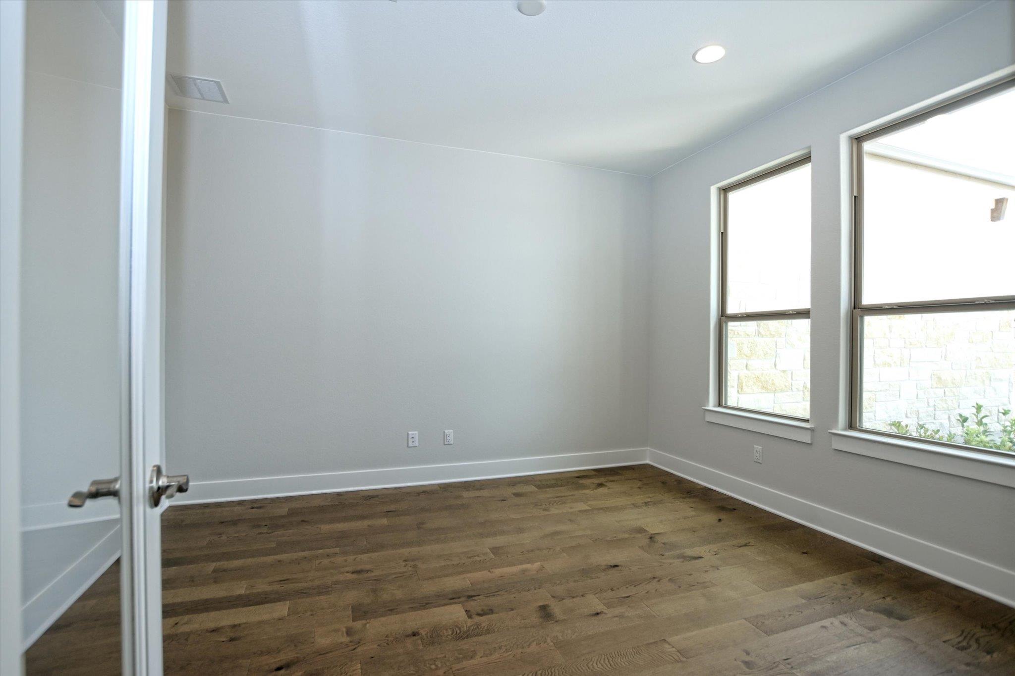 2949 Redwood GRV
