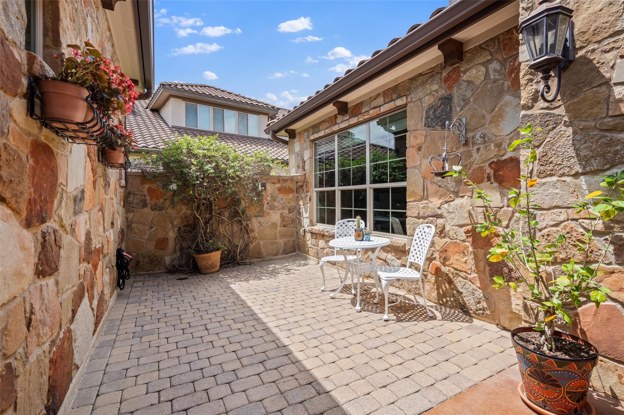 121 Feritti DR