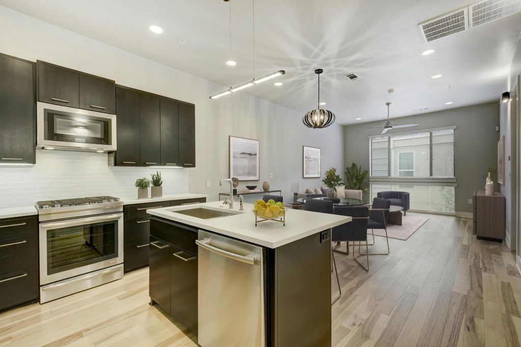 Photo of 2314 Enfield RD #202, Austin, TX 78703 (MLS # 1120413)