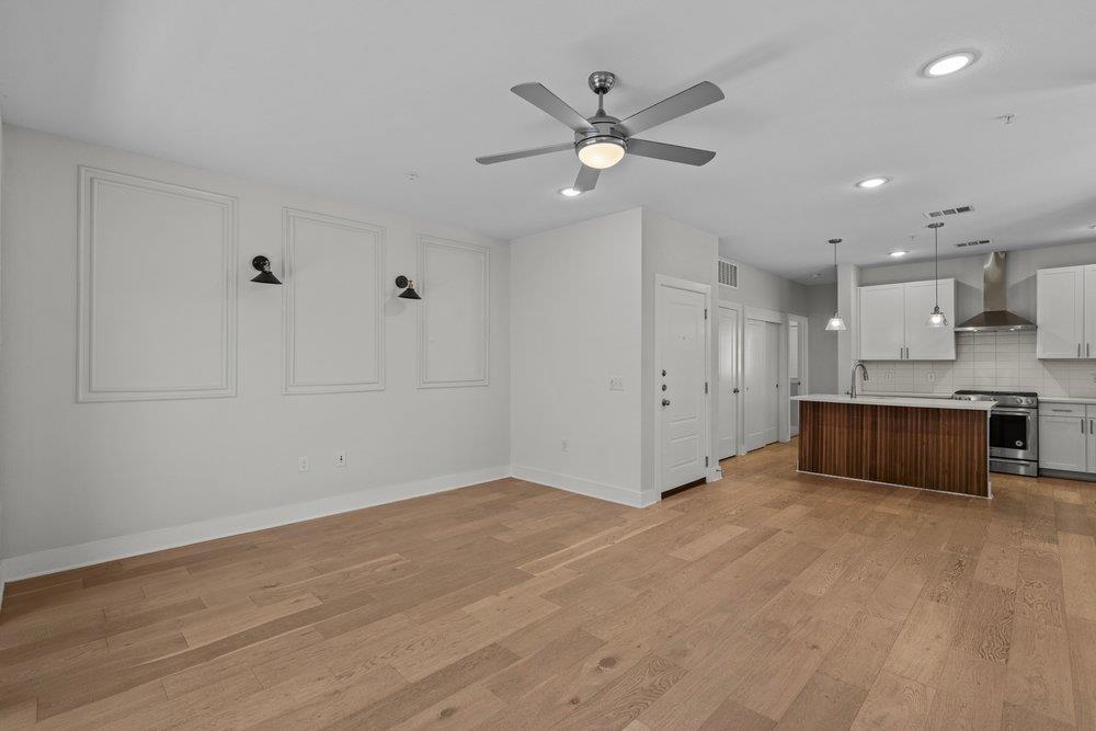 2827 Manor RD 2201