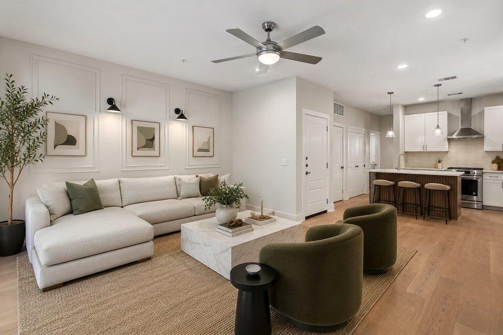 2827 Manor RD 2201