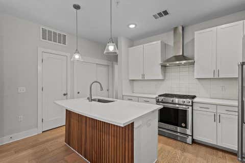 Tiny photo for 2827 Manor RD #2201, Austin, TX 78722 (MLS # 8279167)