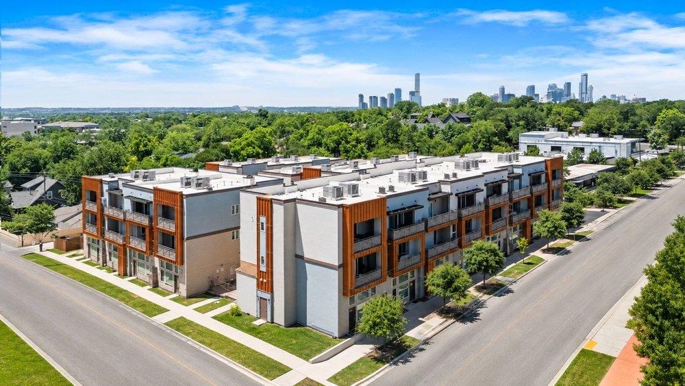2827 Manor RD 2201
