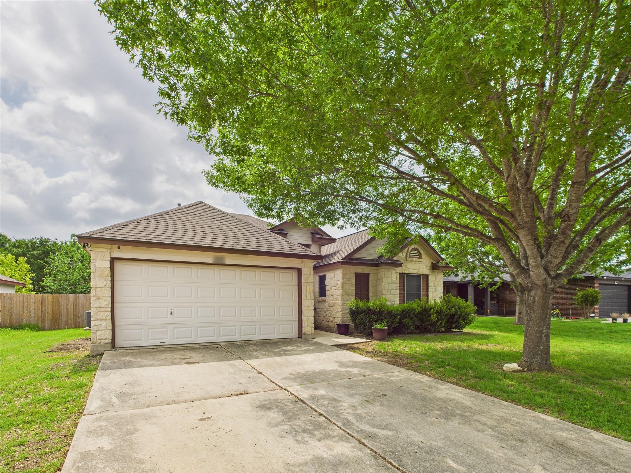 220 Beau LN