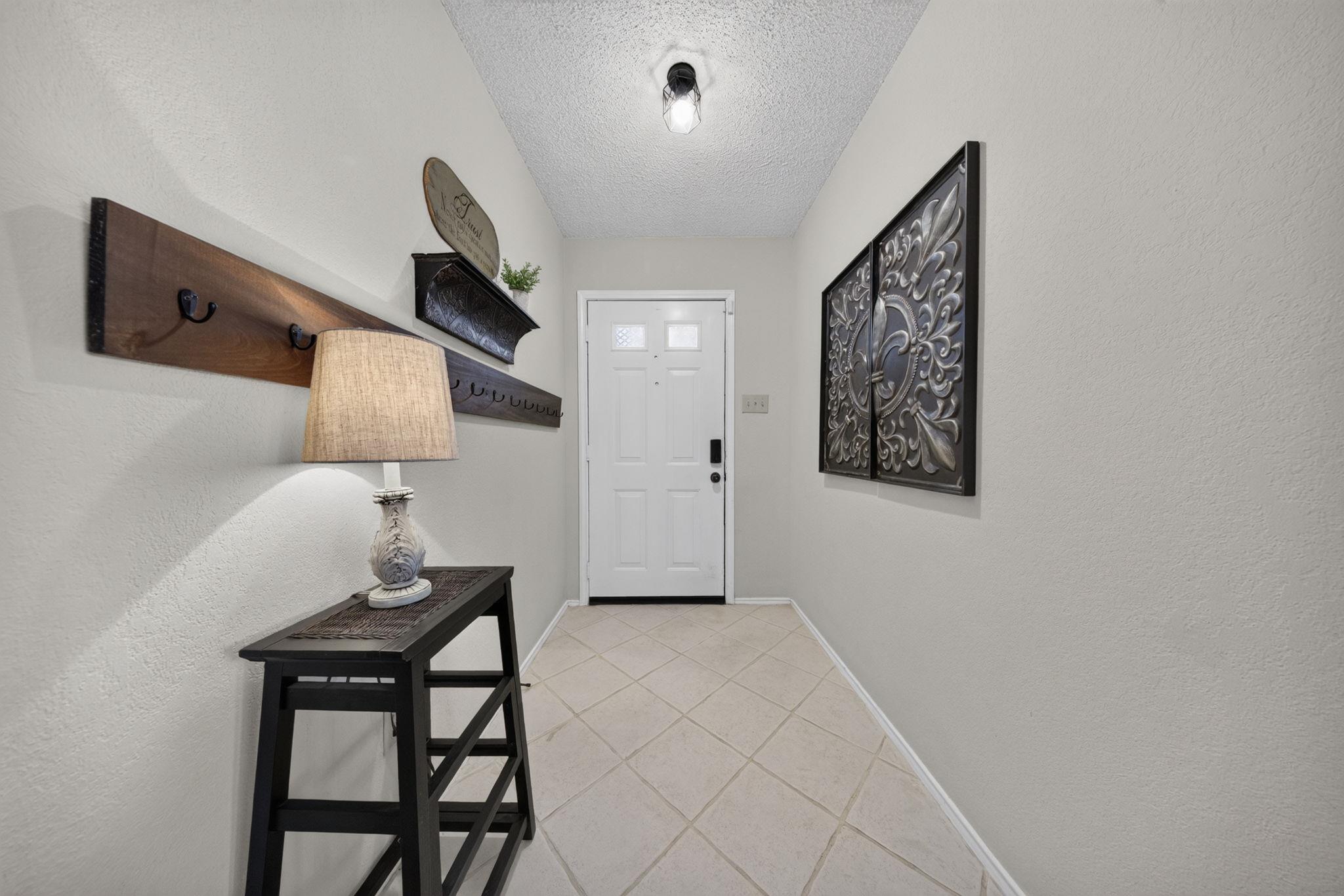 806 Mountain Ridge DR