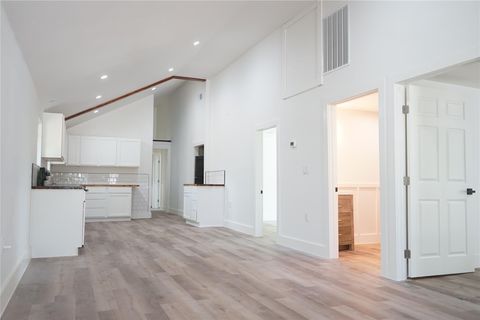 545 W Vaughan ST Bertram TX 78605