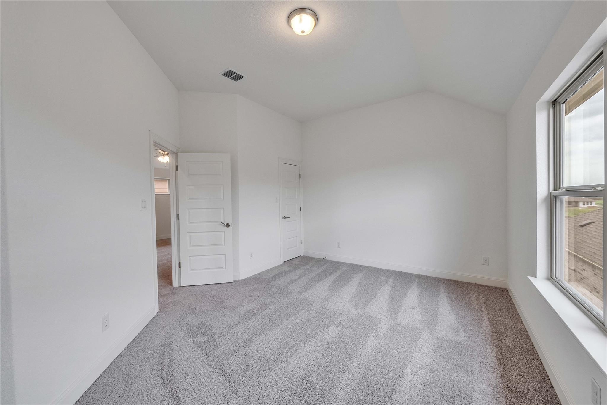 137 Zinnia LN