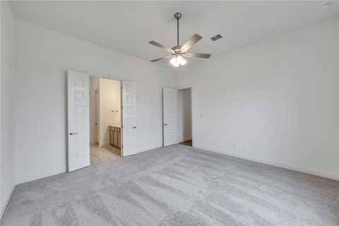 137 Zinnia LN Hutto TX 78634